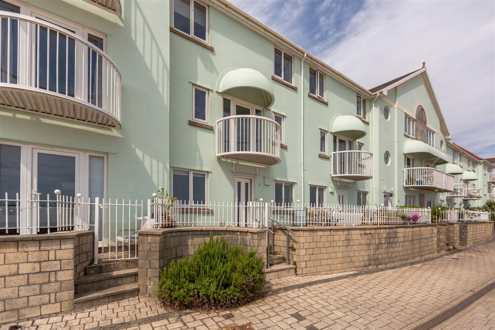 Marine Walk, Marina, Swansea, SA1 1YQ